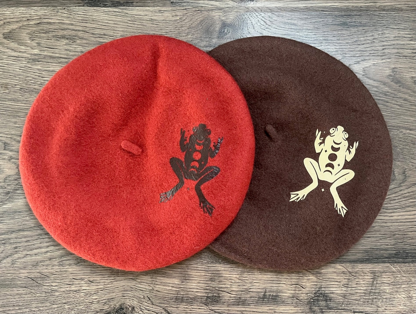 Vegan Beret - Moon Frog